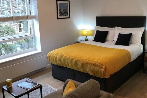 Alison15 - Superior Clifton Studio Apartment - Housity