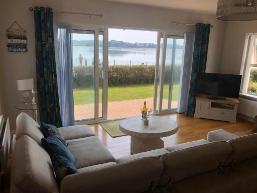Immaculate 3-Bed Apartment in Dundrum Co Down - Housity