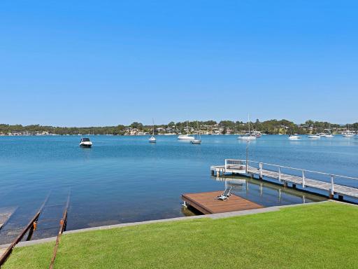 Waterfront Relaxation - Housity