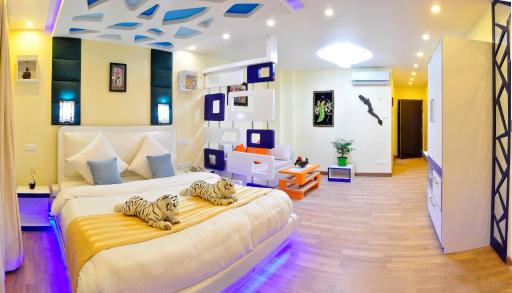 Royal Penguin Boutique Hotel & Spa - Housity