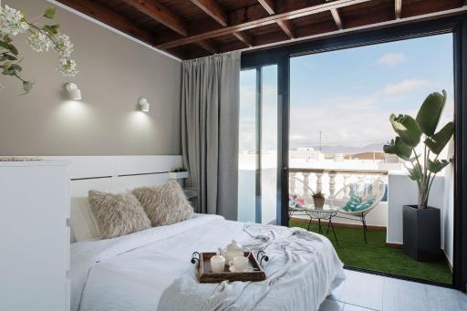 La Santa - Housity