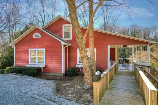 The Haven - Charming Tryon house - A haven from everyday life - Housity