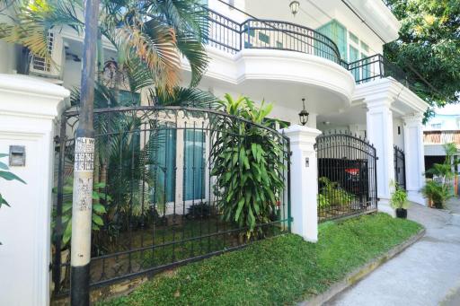 Ge JacMart Homestay Makassar - Housity