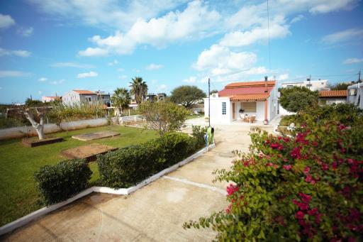 Evas House 7 mins walk to beach - Housity