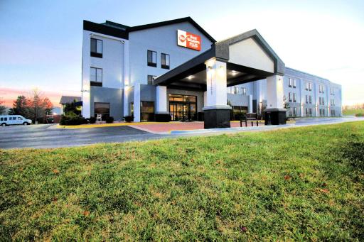 Best Western Plus Kansas City Airport - KCI East - Housity