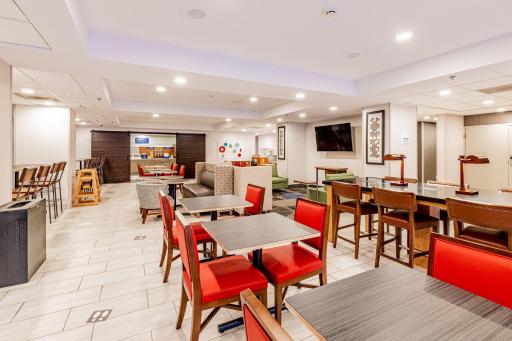 Holiday Inn Express Indianapolis South, an IHG Hotel - Housity