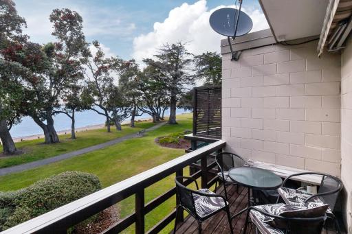 Sunny Sea Views - Snells Beach Holiday Home - Housity