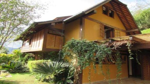 CHARMING CHALET in ITAIPAVA, CONDO RESORT, PETROPOLIS, BRAZIL - Housity