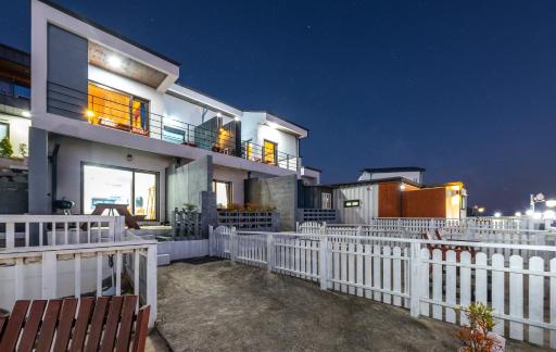 Namhae Whale's Dream - Housity