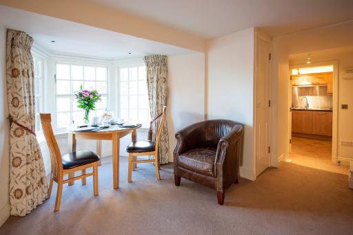Oberon River View Apartment - Housity