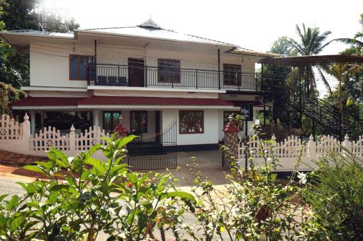 Loveshore Homestay Munnar - Housity