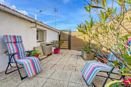 Maison charmante à L'Épine avec jardin clôturé et terrasse - Housity
