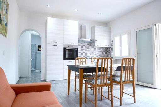 Comfortable house in La Pila with terrace and parking - Housity
