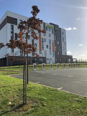 B&B HOTEL Les Herbiers - Housity