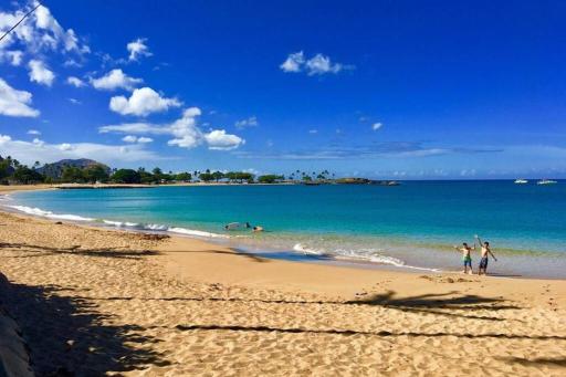 Spacious 2 BR Beach House with King Suite - Housity