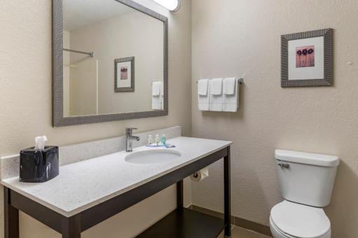 Quality Inn & Suites - Housity
