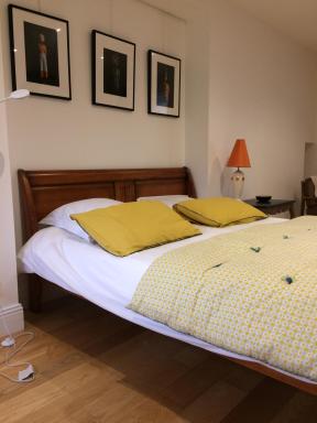 Chambre indépendante au Manoir de la Célinais côté cour - Housity