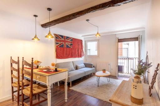 Apartamento KUIA con balcón en el Casco Viejo de Bermeo - Housity