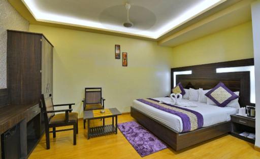 Hotel Samrat - Housity