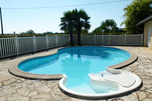 Villa confortable proche d'Ornézan avec piscine privée - Housity