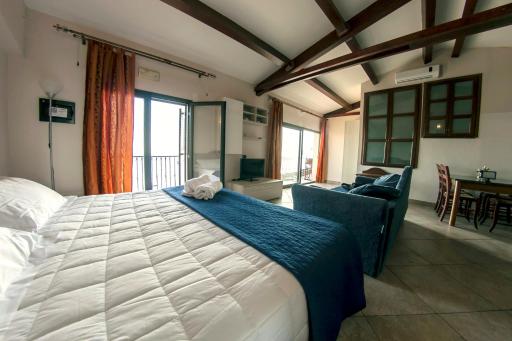 2 bedrooms house at Acireale 10 m away from the beach with sea view balcony and wifi - Housity