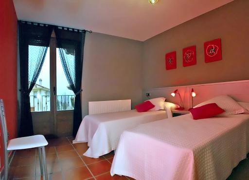 Casa rural Navarra cerca del nacedero del Urederra Belastegui - Housity