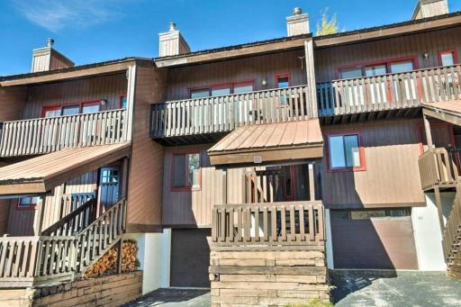 SKI IN, WALK OUT! The perfect mountain retreat! - Housity