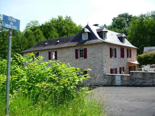 Le Moulin d'Eysus Gîtes et chambres d'hôtes - Housity