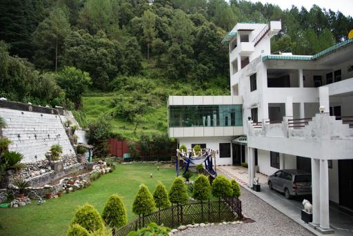 Sumeru Resort - Housity