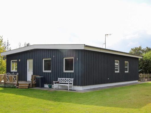 8 person holiday home in Hadsund - Housity