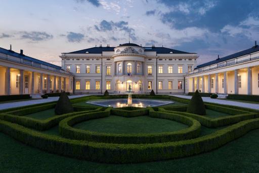 Károlyi Kastély Hotel & Restaurant - Housity