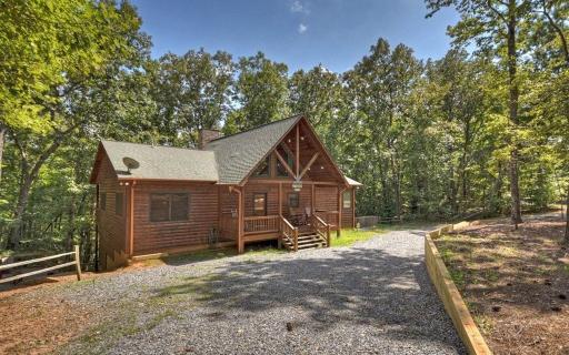 Dogwood Retreat - GREAT FAMILY RETREAT TIME IN THE NORTH GEORGIA MOUNTAINS OF BLUE RIDGE - Housity