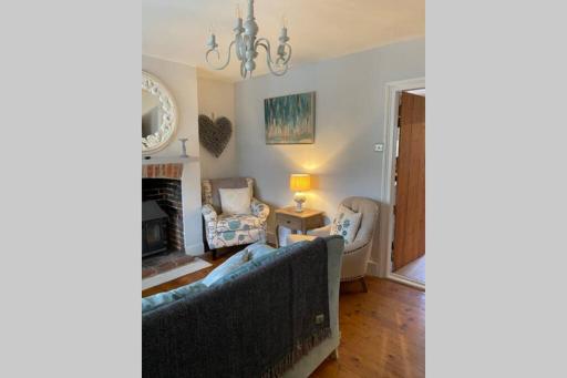 Angel Cottage, Boxgrove, Chichester - Relax and Unwind - Housity