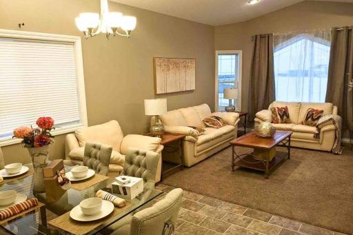 Upscale Suite By Restaurants, Costco, Best Buy, Airport - Housity