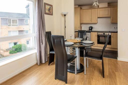 GuestReady - Top Floor Apt 2min walk to O2 Apollo - Housity