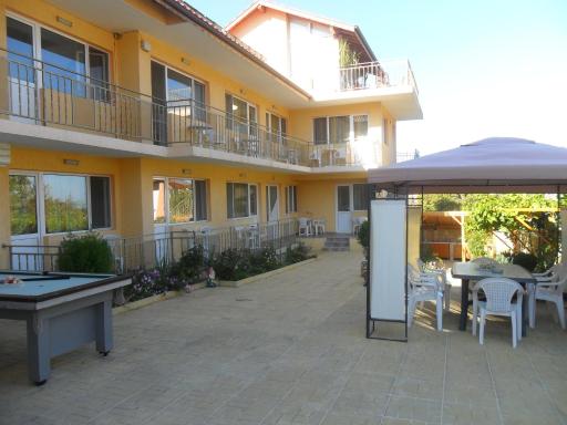 Eleonor Guest House - Housity