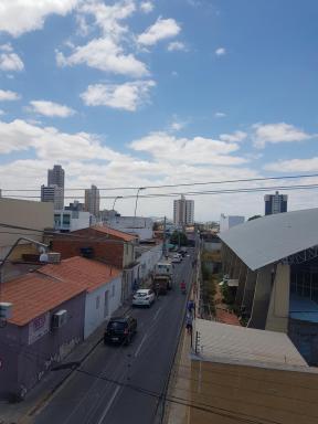 APARTAMENTO ACONCHEGANTE NO CENTRO de Petrolina todo CLIMATIZADO com 4 quartos área gourmet e Wi-fi 300MB - Housity