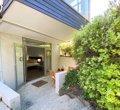 Tekau A charming, quiet and spacious studio - Housity