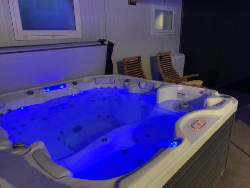Belle Villa 6 pers 2h espace bien-être privatisé inclus 80 m2 de détente garantie - Housity