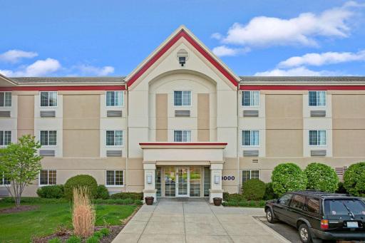 MainStay Suites Northbrook Wheeling - Housity