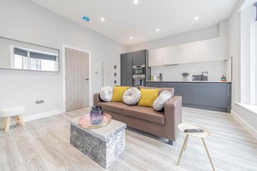 Special Offer Brighton City Centre Seafront 1 Bedroom Flat BN133DUK01 - Housity