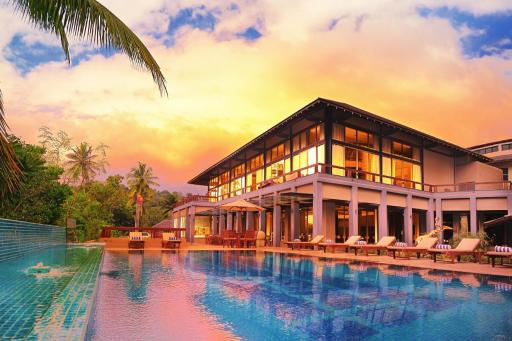Earl's Regent Hotel - Housity