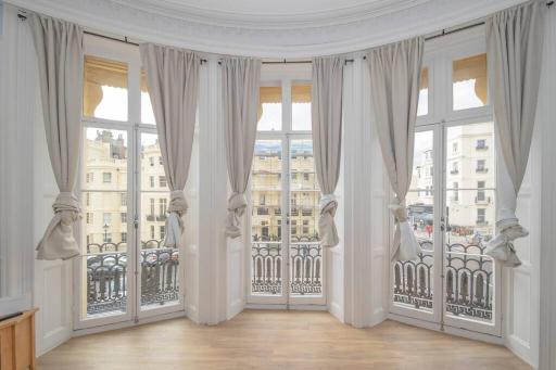 ONE BEDROOM 5 mins away from sea - Housity