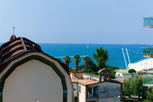 Neverending Sea Luxury Apartment in Salerno Center - Housity