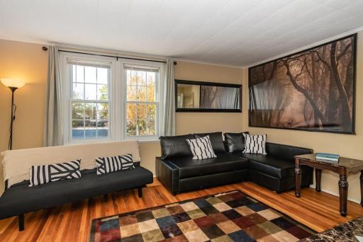 915CountyLineRoad Luxury Mainline Train Colleges - Housity