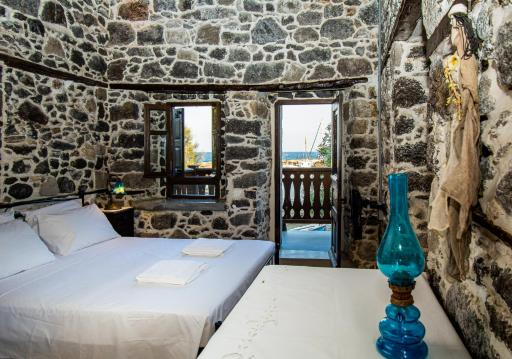 Plousiadi΄s Stone House - Housity