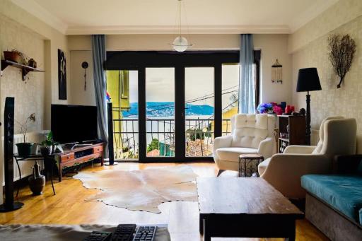 Peaceful House with Bosphorus View in Sariyer, Istanbul - Housity