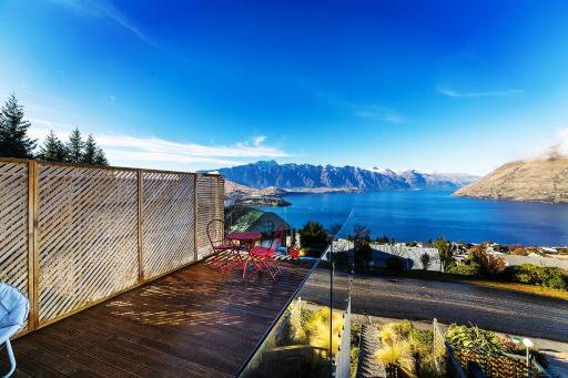 Awesomely Ambient Queenstown Home - Housity