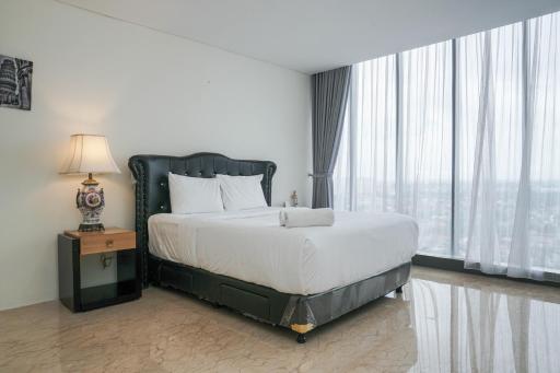 Luxury Design 1BR L'Avenue Apartment near Pancoran By Travelio - Housity