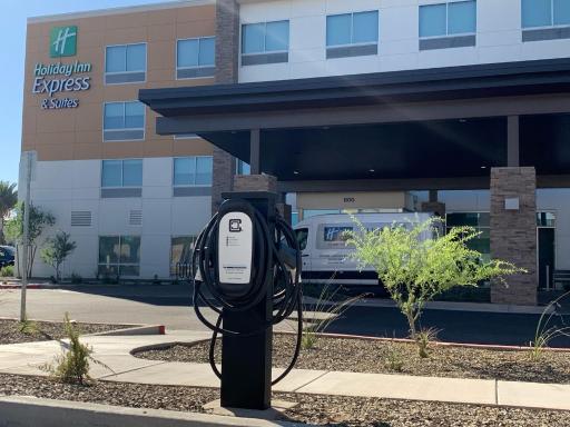 Holiday Inn Express & Suites - Phoenix - Airport North, an IHG Hotel - Housity